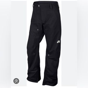 Nike Ruskin Snowboard pants- size men’s Small